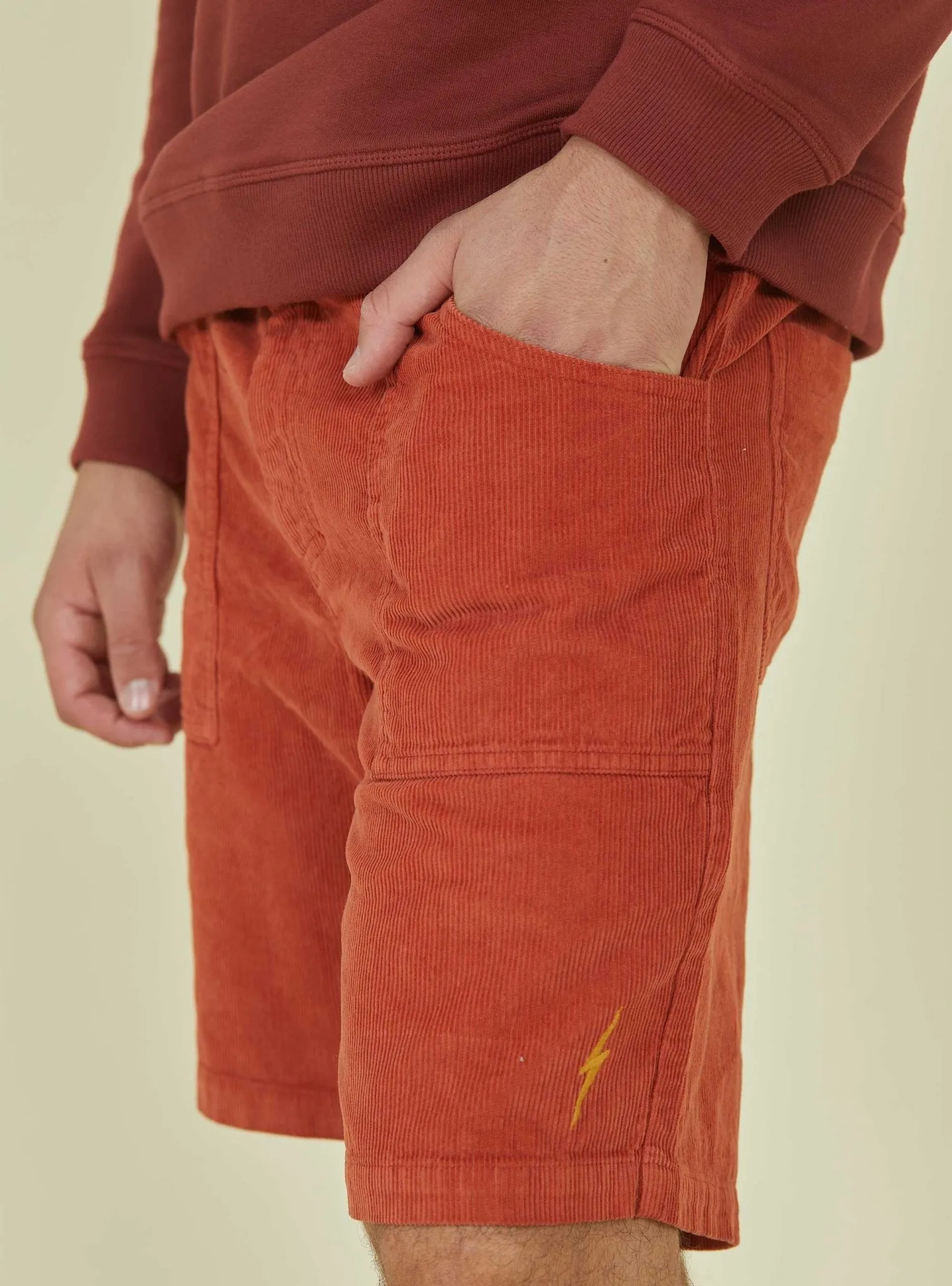 REGULAR CORDUROY WALKSHORTS