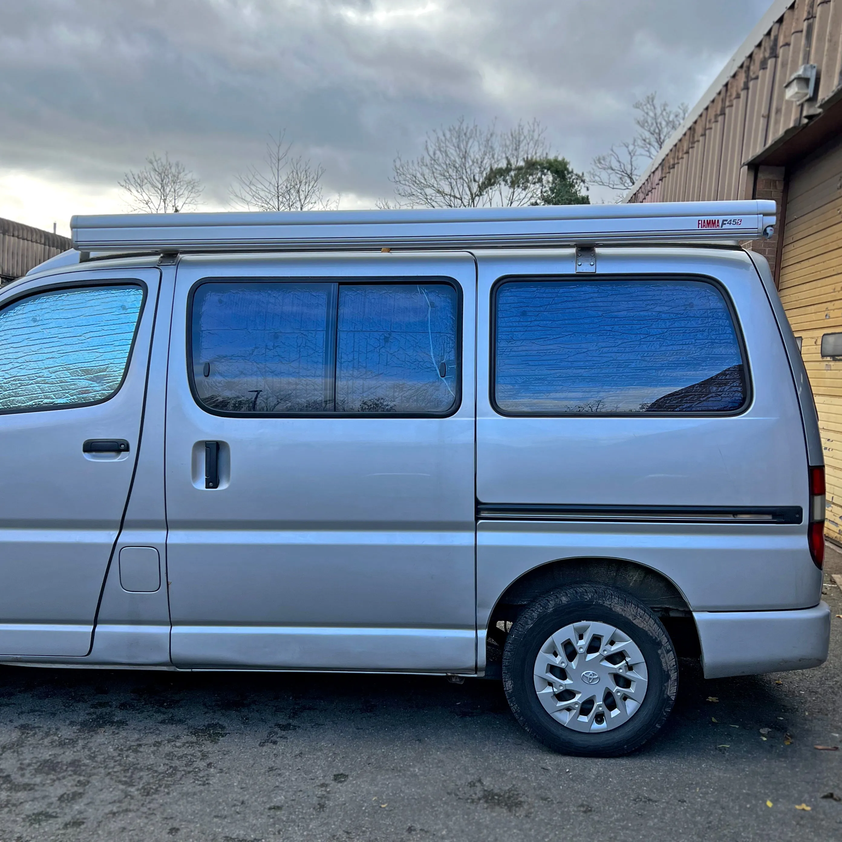 Toyota HiAce / Granvia - Thermal Screens